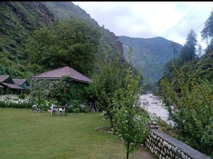 The Mother'S Riverfront Hotel Gushaini Exterior photo